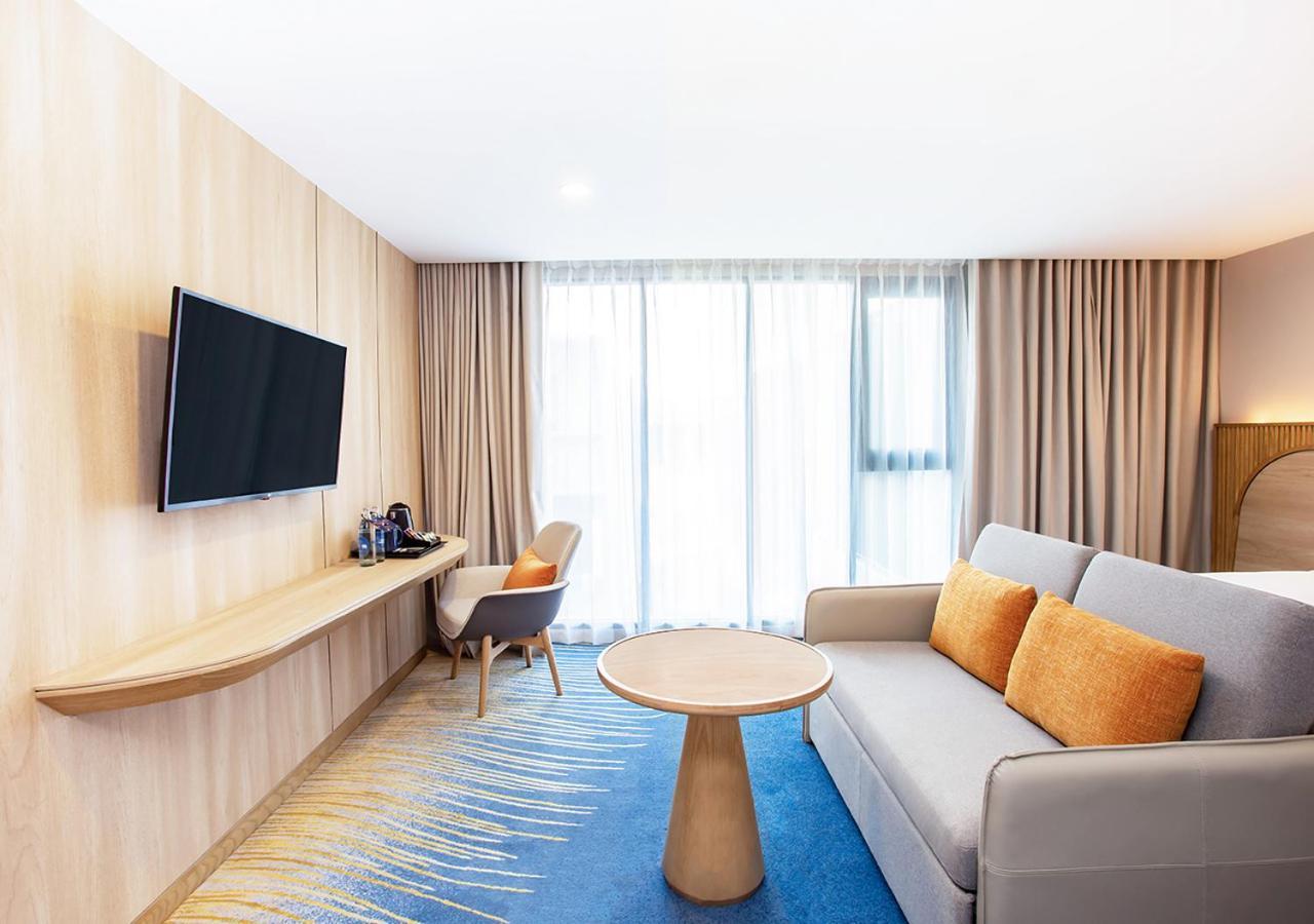 Holiday Inn Express & Suites Bangkok Central Pier By Ihg Exterior photo