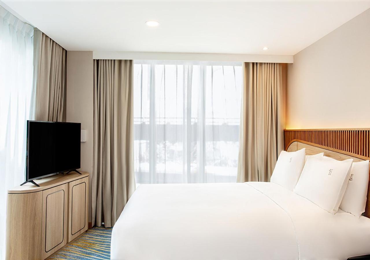 Holiday Inn Express & Suites Bangkok Central Pier By Ihg Exterior photo