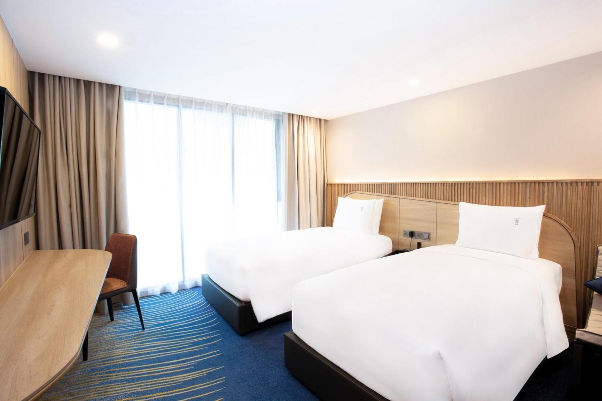 Holiday Inn Express & Suites Bangkok Central Pier By Ihg Exterior photo