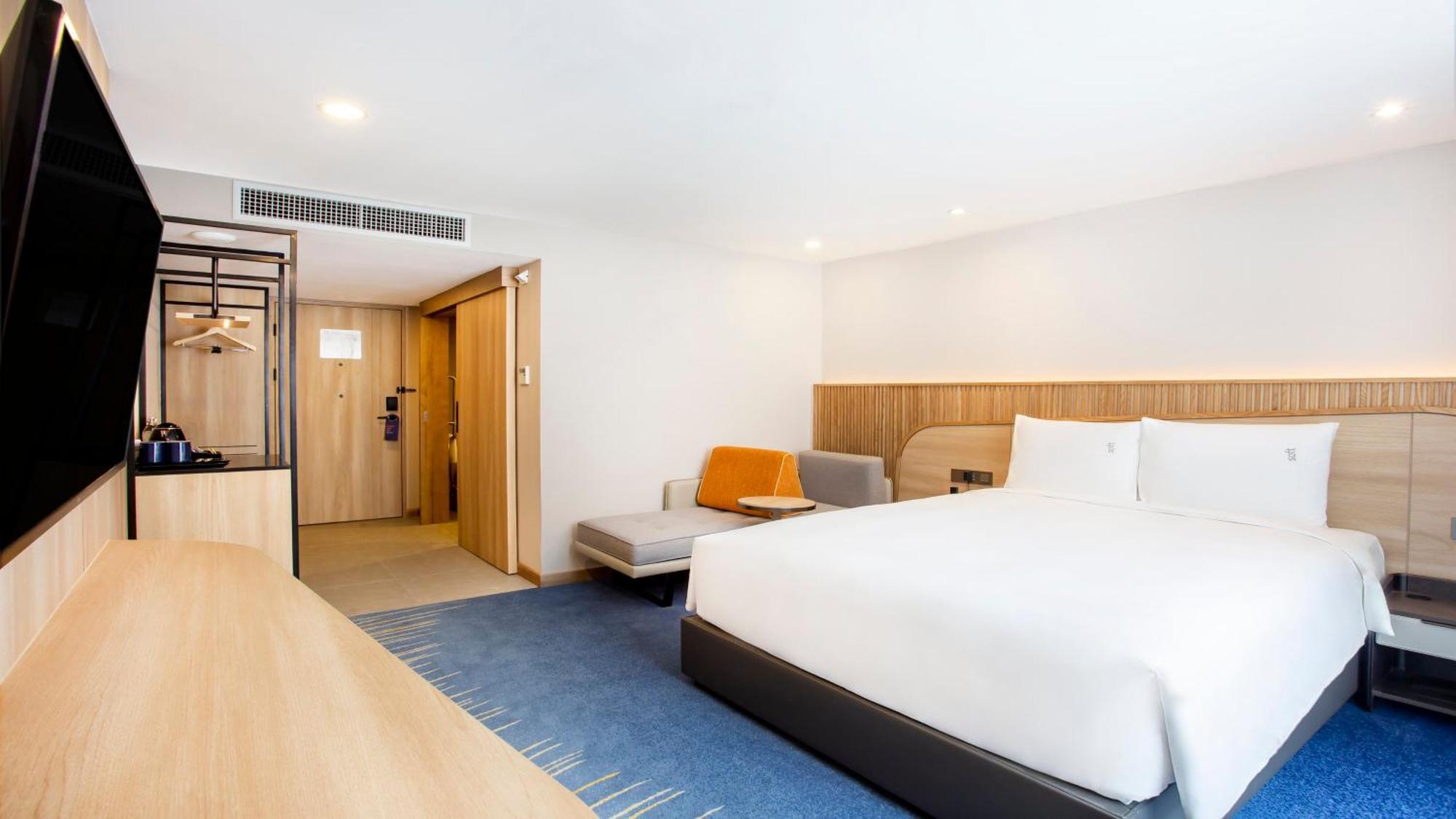 Holiday Inn Express & Suites Bangkok Central Pier By Ihg Exterior photo