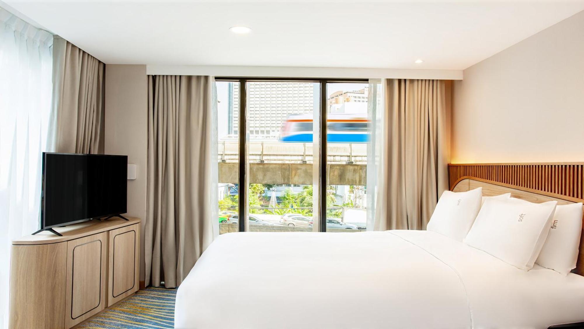 Holiday Inn Express & Suites Bangkok Central Pier By Ihg Exterior photo
